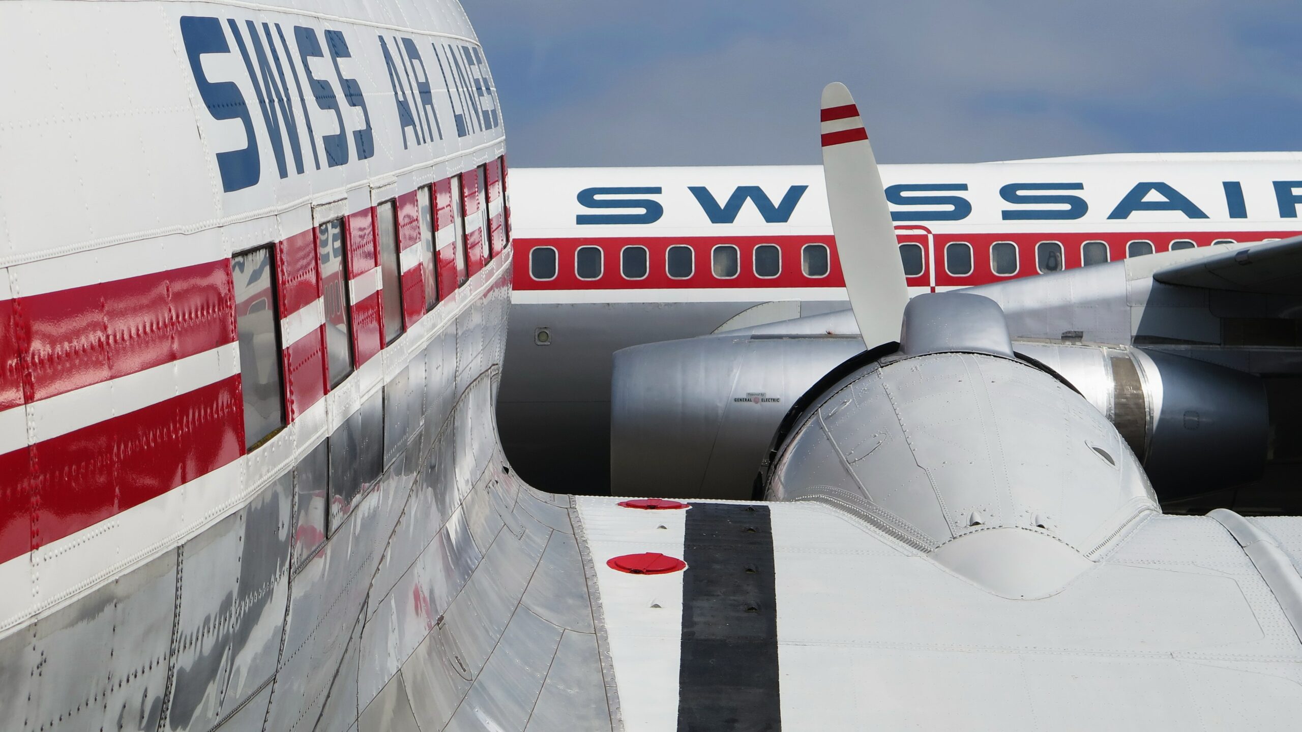 SWISS - the world's first airline to use solar fuel